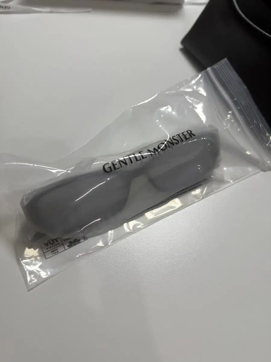 ジェントルモンスター HALO