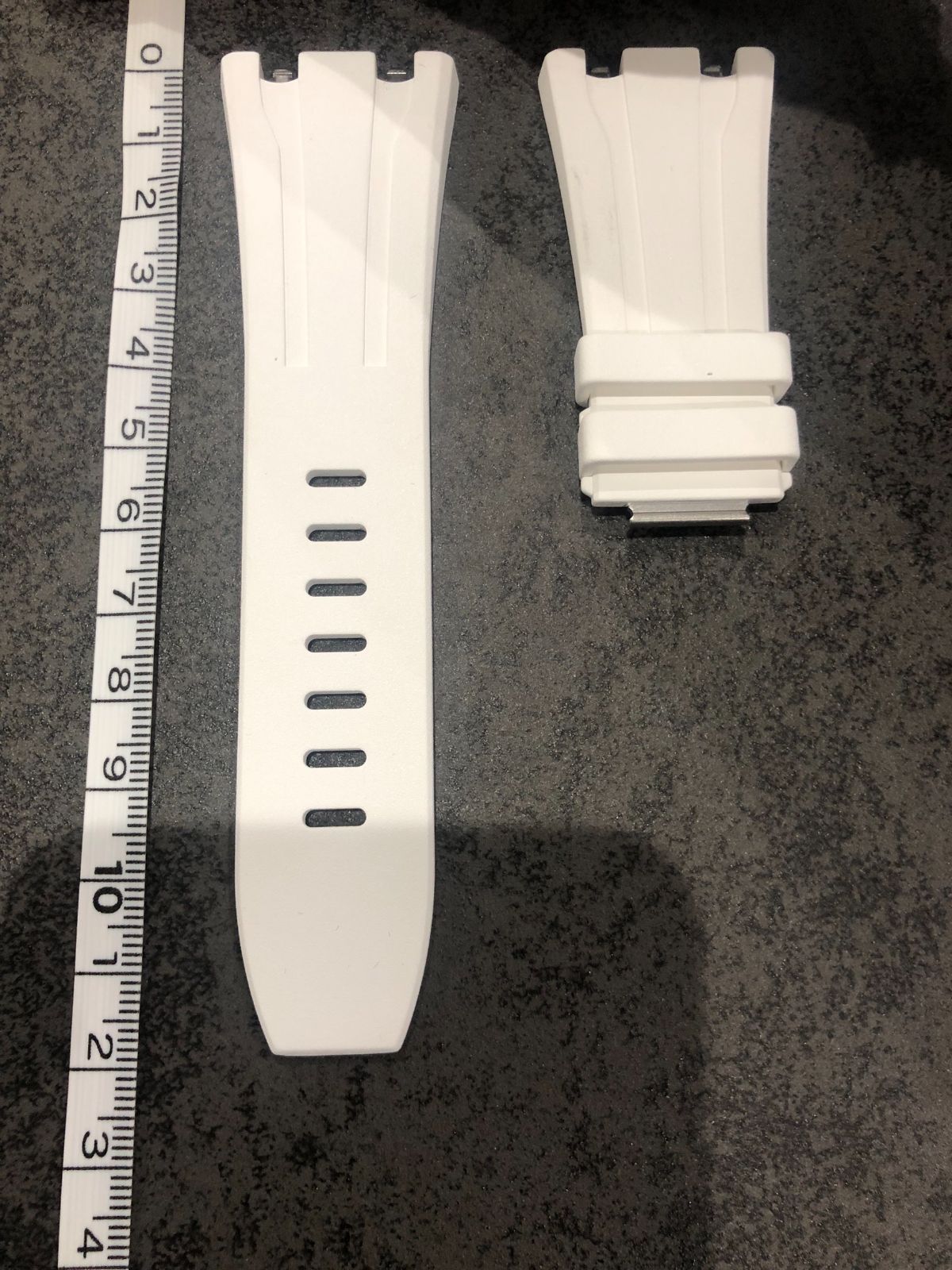 ロイヤルオークオフショア43 mm用