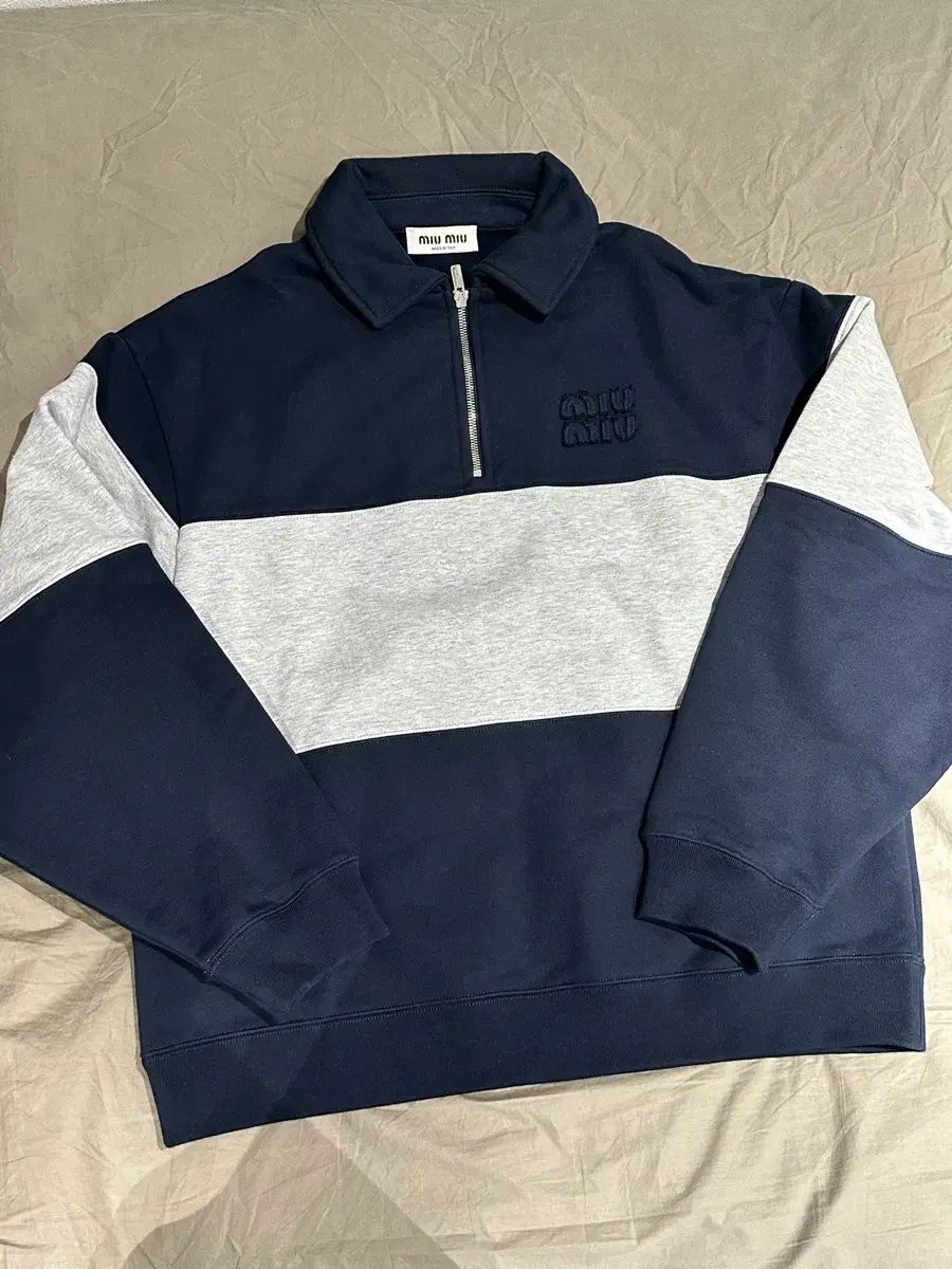MIU MIU ミュウミュウ ハーフ ジップアップ コットン スウェット