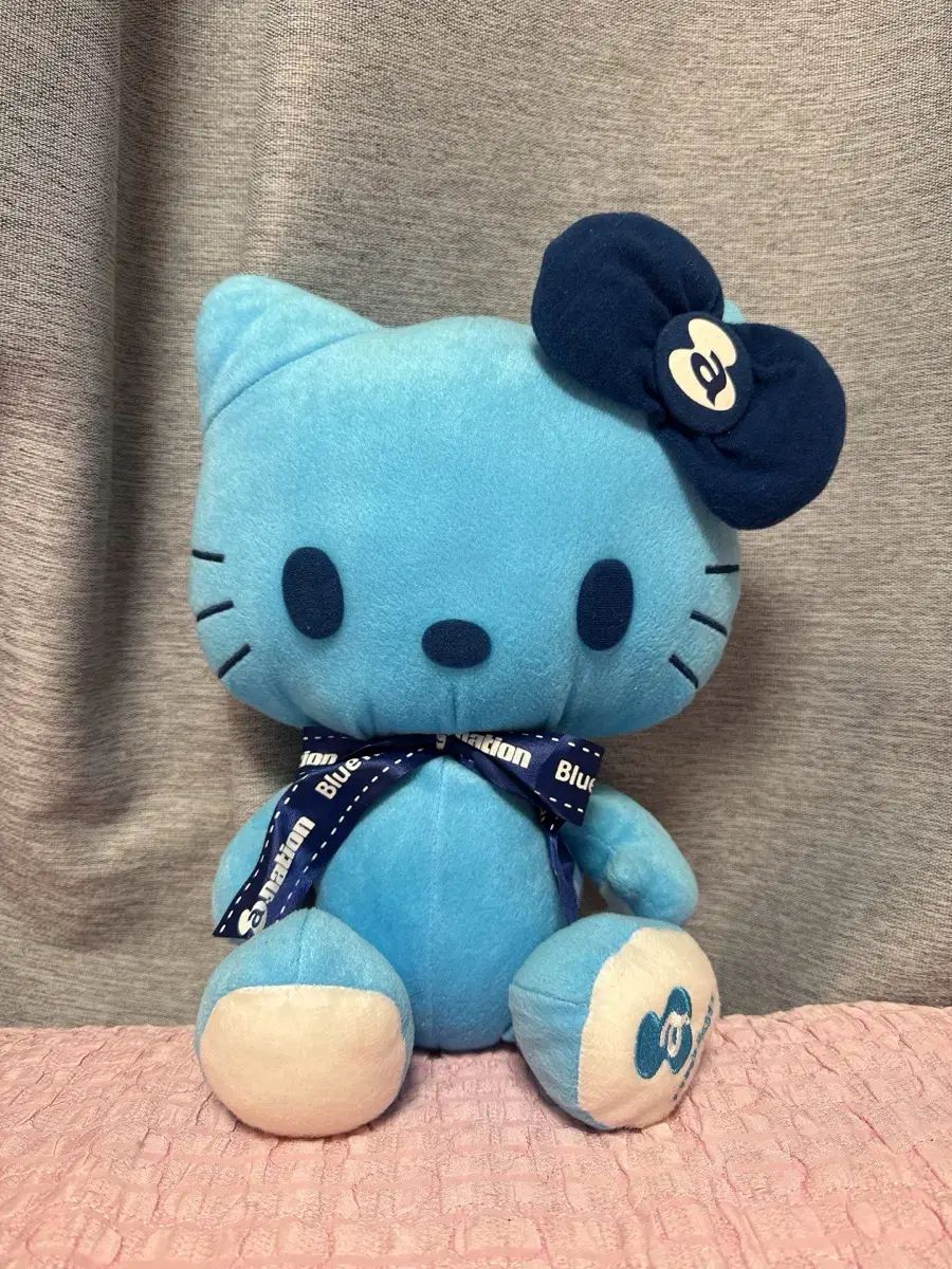 クラシック HELLO KITTY ぬいぐるみ ブルー EDITION