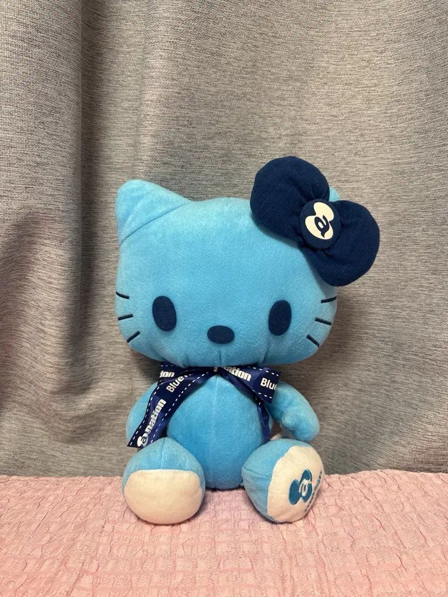 クラシック HELLO KITTY ぬいぐるみ ブルー EDITION