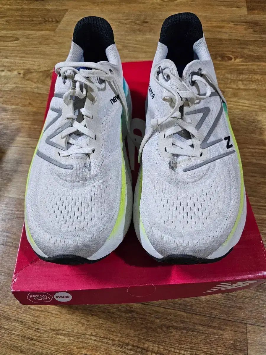 290 2 E ニュー ンス フレッシュ フォーム X モア v 4 MMORWT