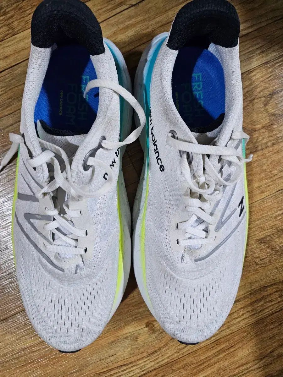  290 2 E ニュー ンス フレッシュ フォーム X モア v 4 MMORWT 登山靴 トレッキングシューズ アウトドアシューズ