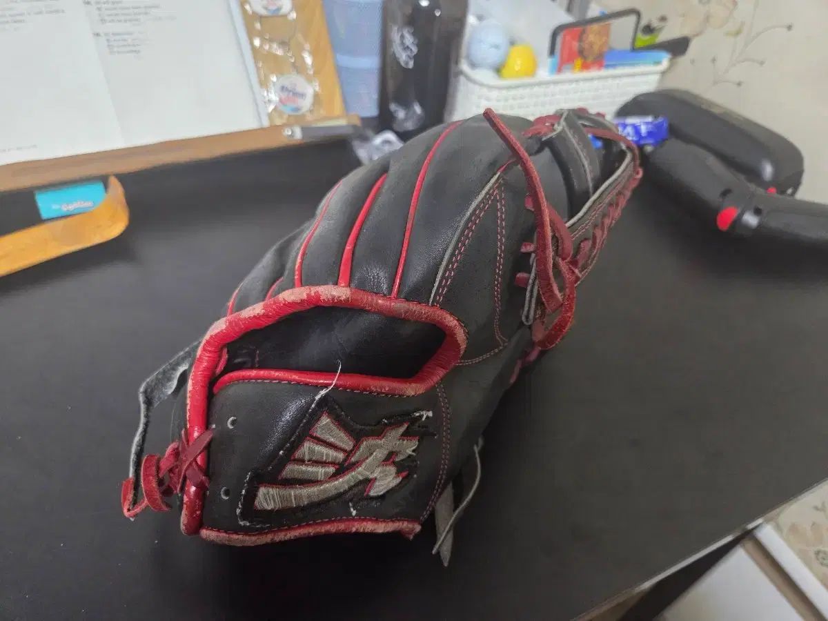 日本ブランド 검빨 バイ 内野 グローブ KIAタイガース