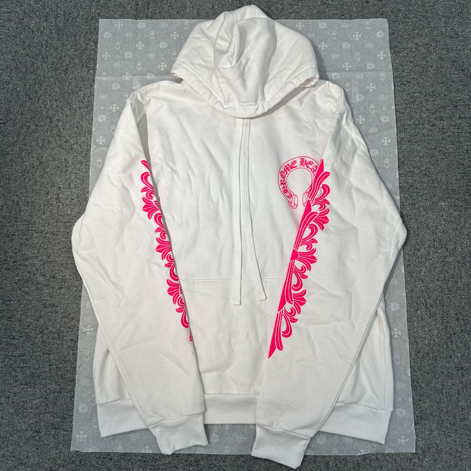 【新作】M クロムハーツ　袖フローラル　バックホースシュー　長袖　ピンク　未使用 新品未使用 Chrome Hearts クロムハーツ バックホースシュープリント