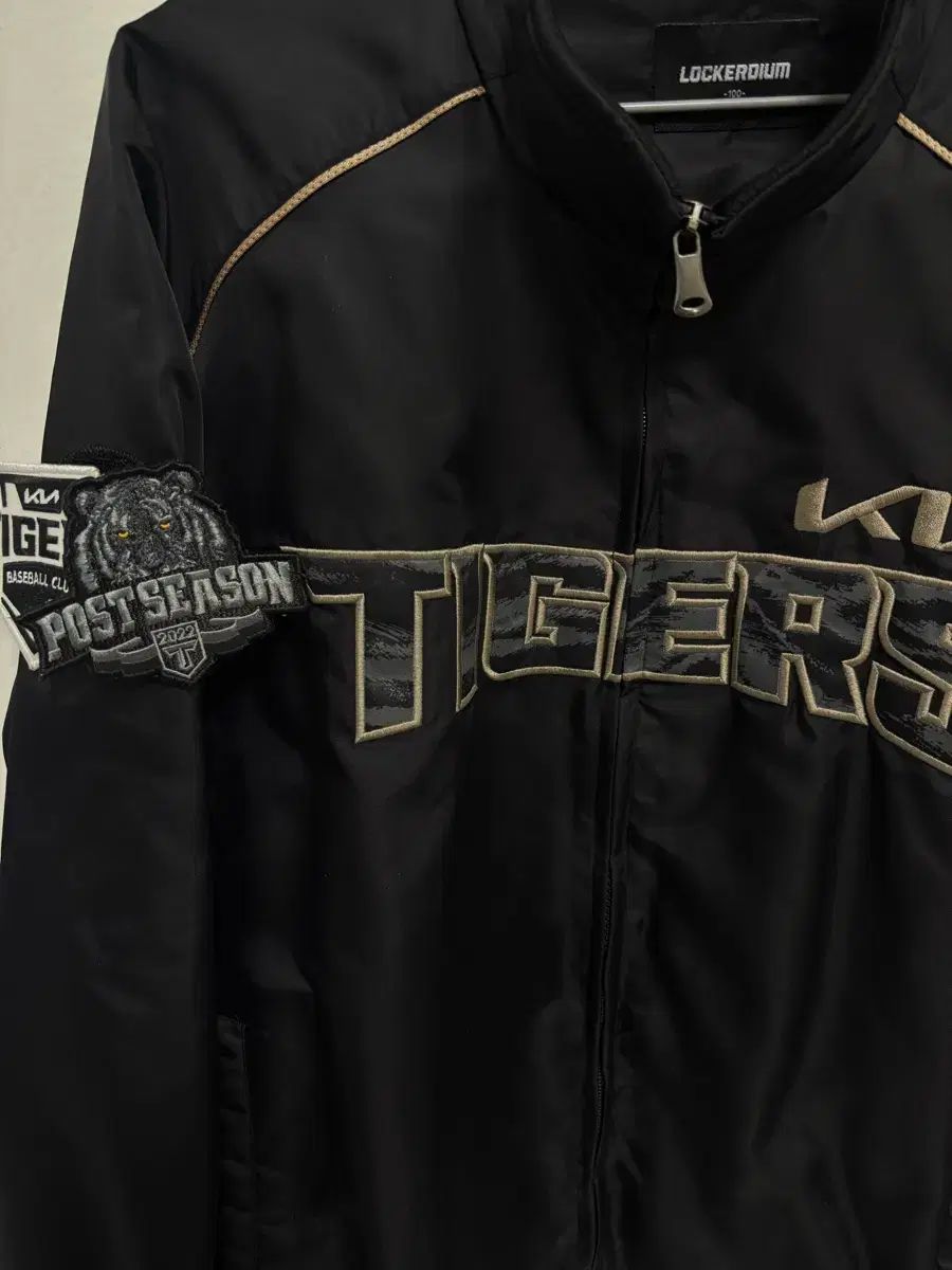 KIAタイガース ブラックタイガー アウター 춘잠 秋野球