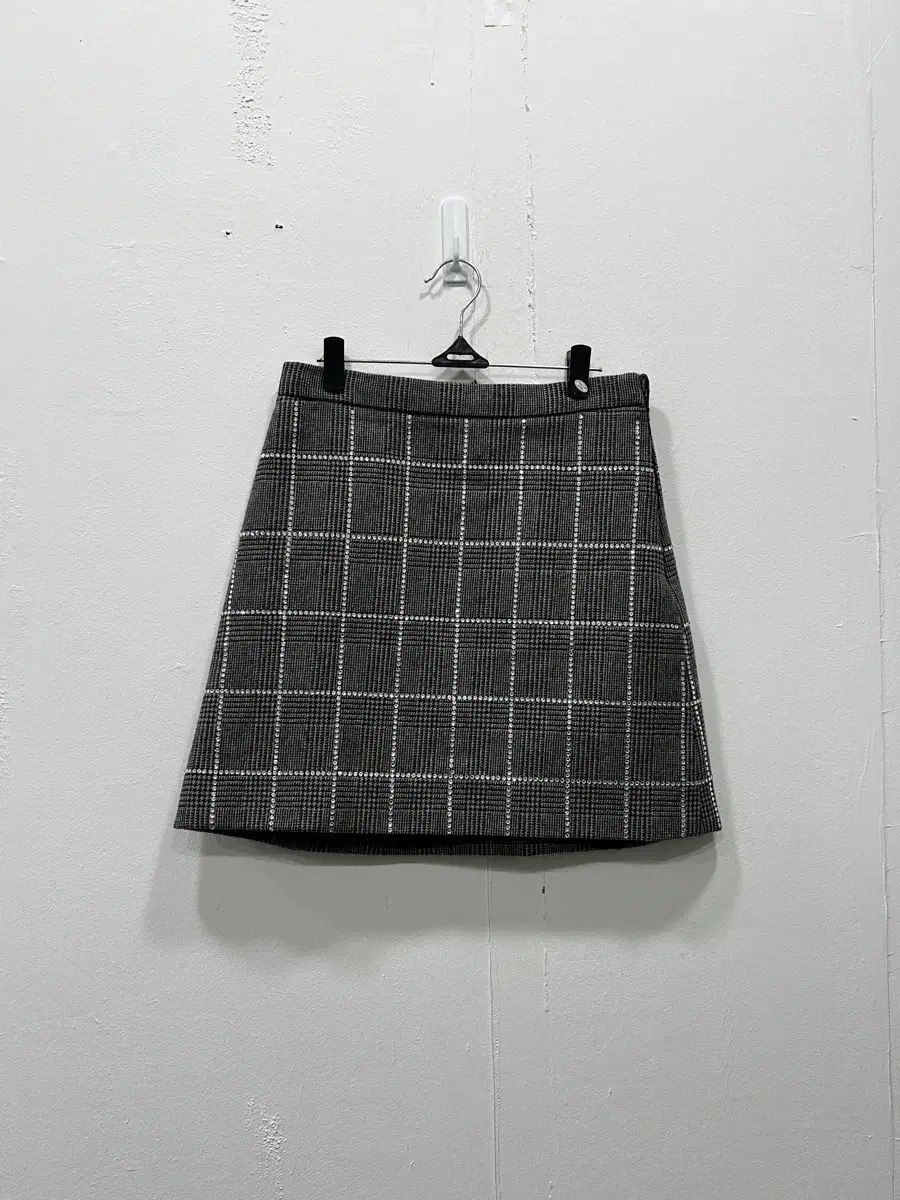 <ほぼ > ミュウミュウ ウール スカート サイズ40 66
