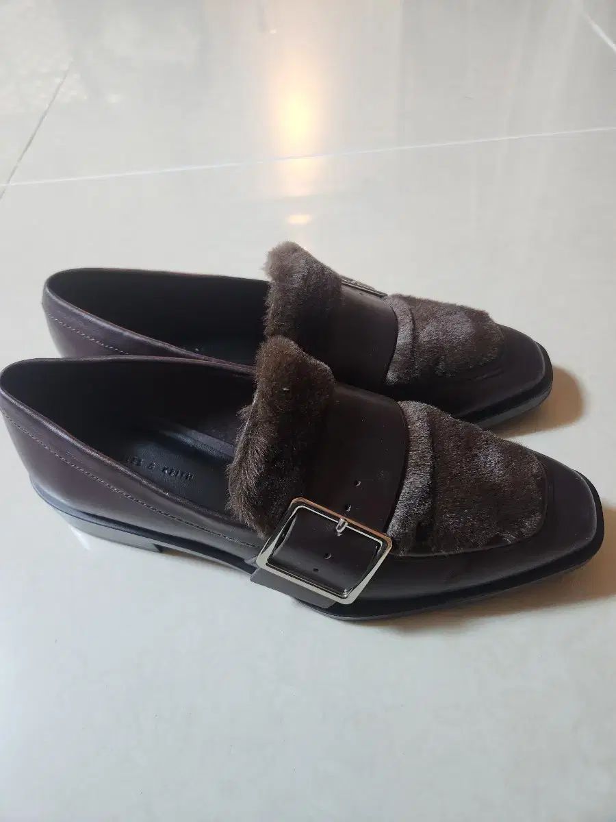 ブラウン ローファー