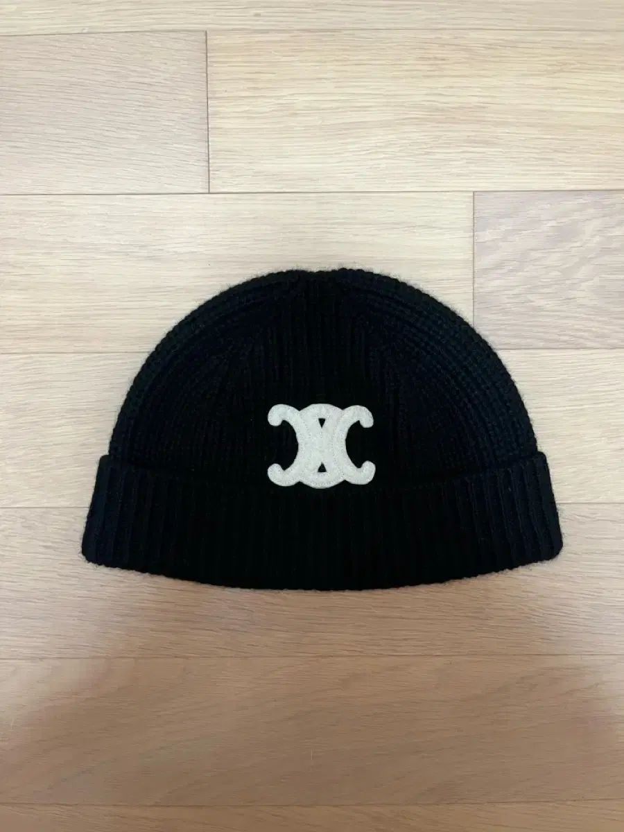 セリーヌ トリオンフ カシミア ビーニー