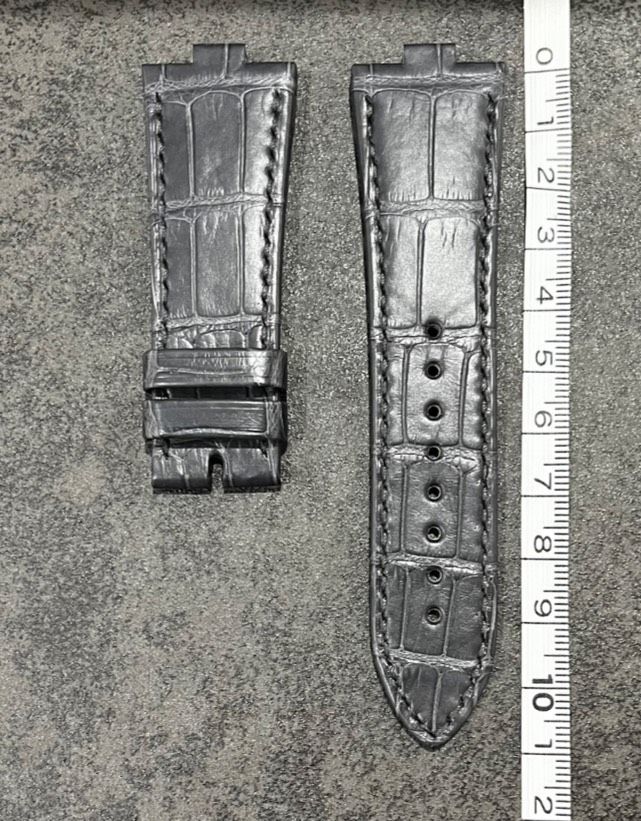 ヴァシュロンコンスタンタン オーヴァーシーズダークグレー 革ベルト