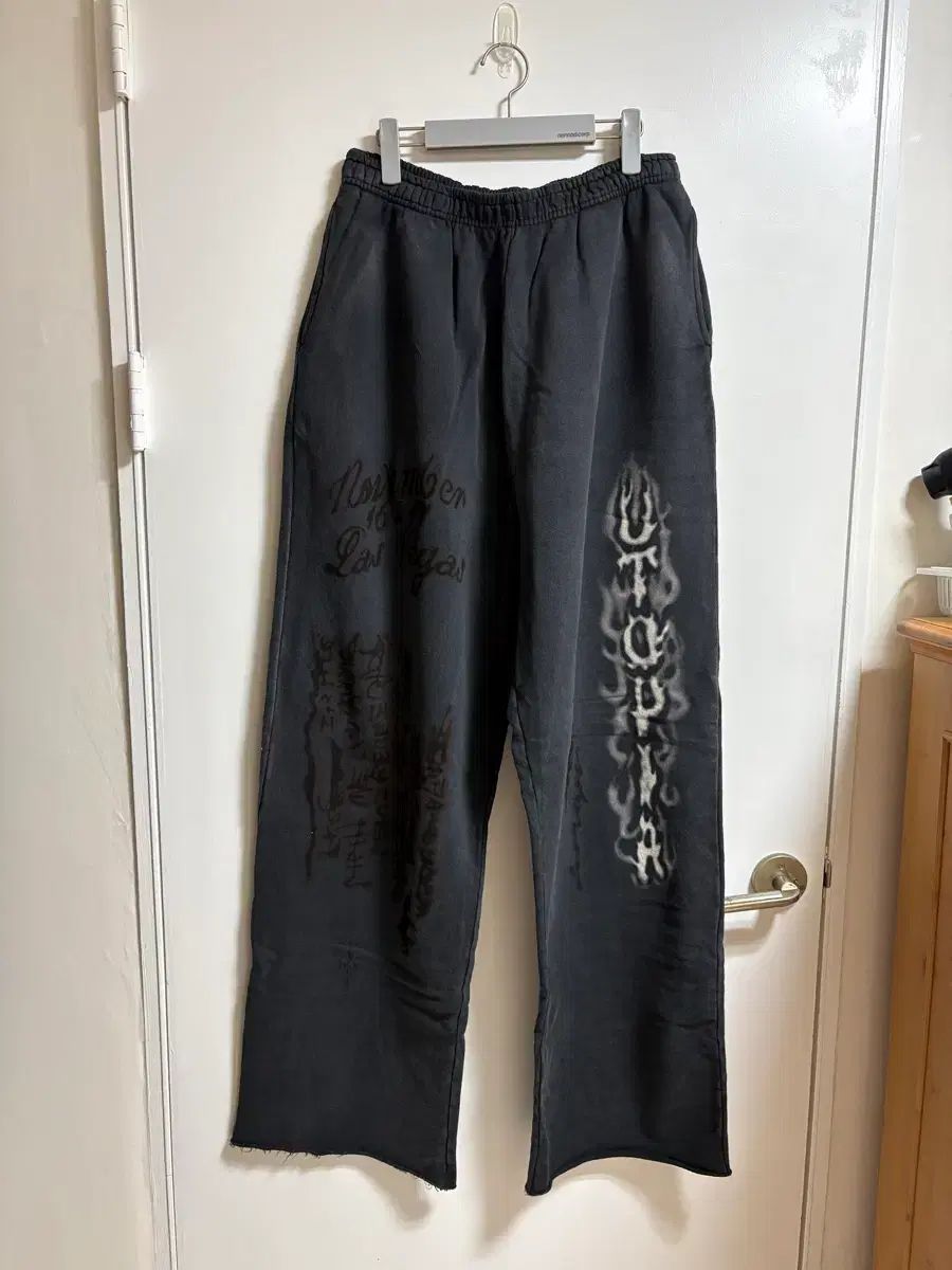 XXL トラヴィス スコット ユートピア フレイム スウェットパンツ ブラック