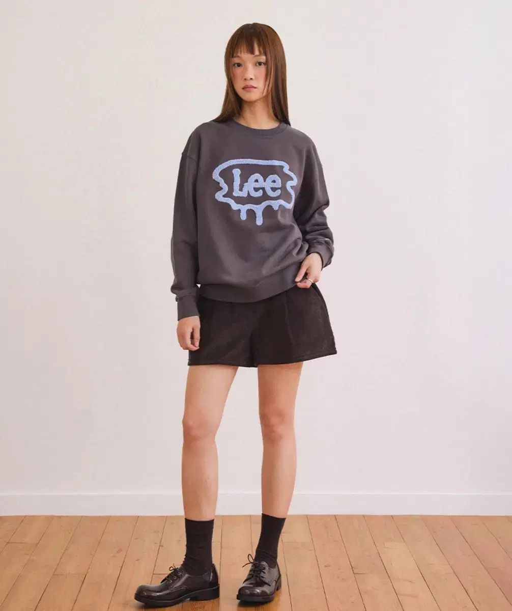 L ファレット X Lee ブラッシュ トゥウィー ロゴ スウェット