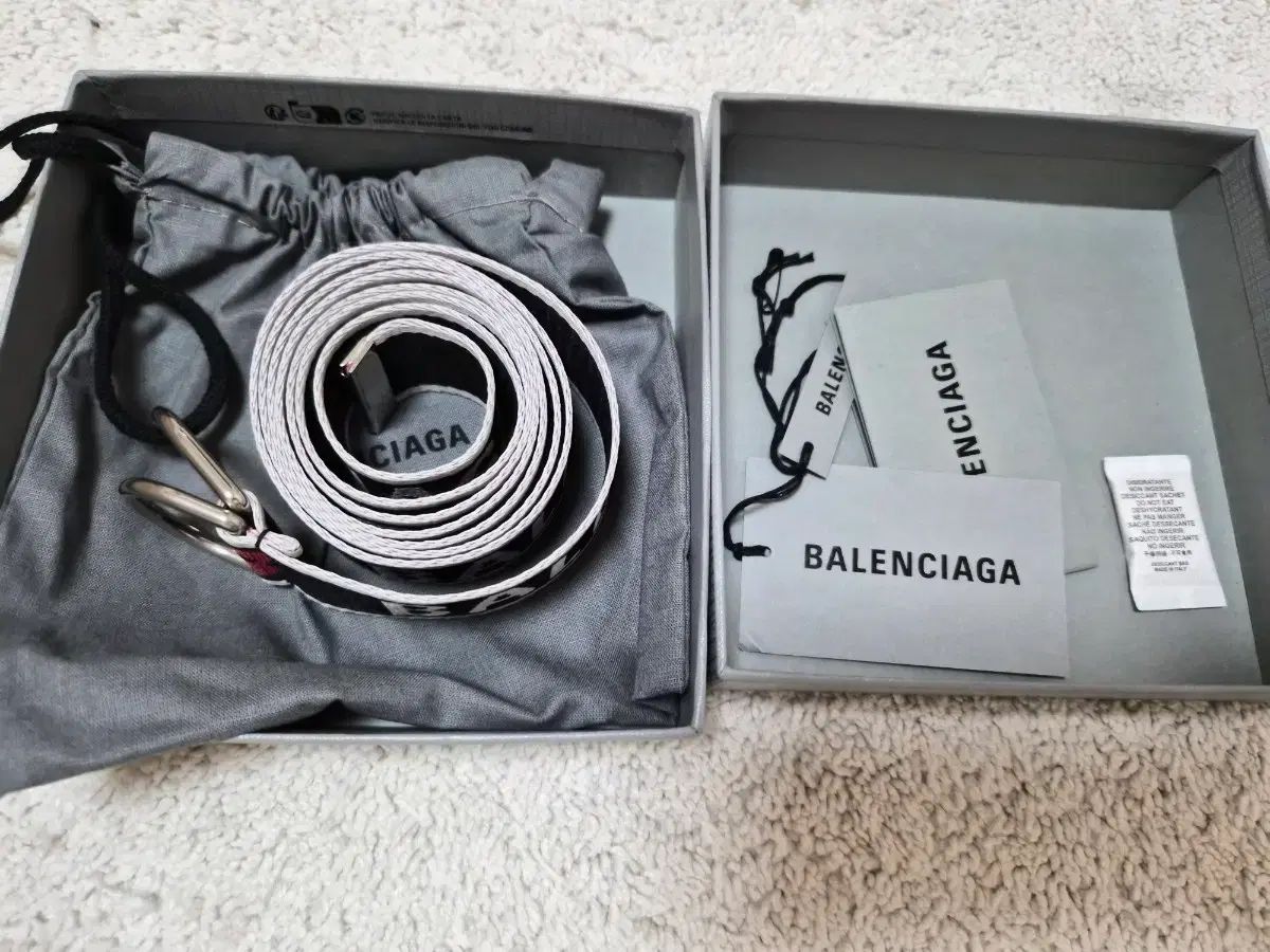 バレンシアガ Dリング ベルト グレー