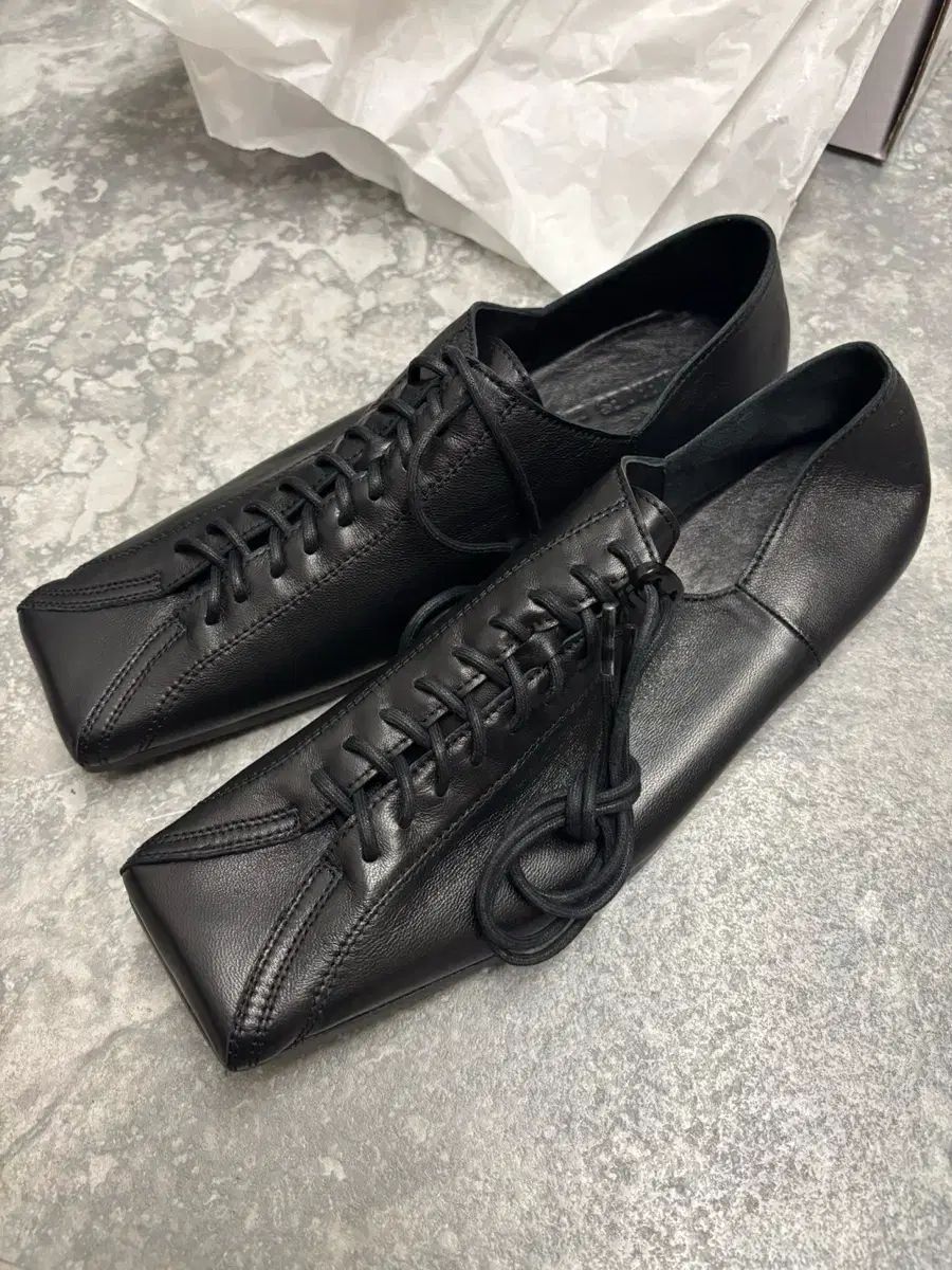 ヒーローズオブザヒストリー スクエアトゥ ダービーシューズ