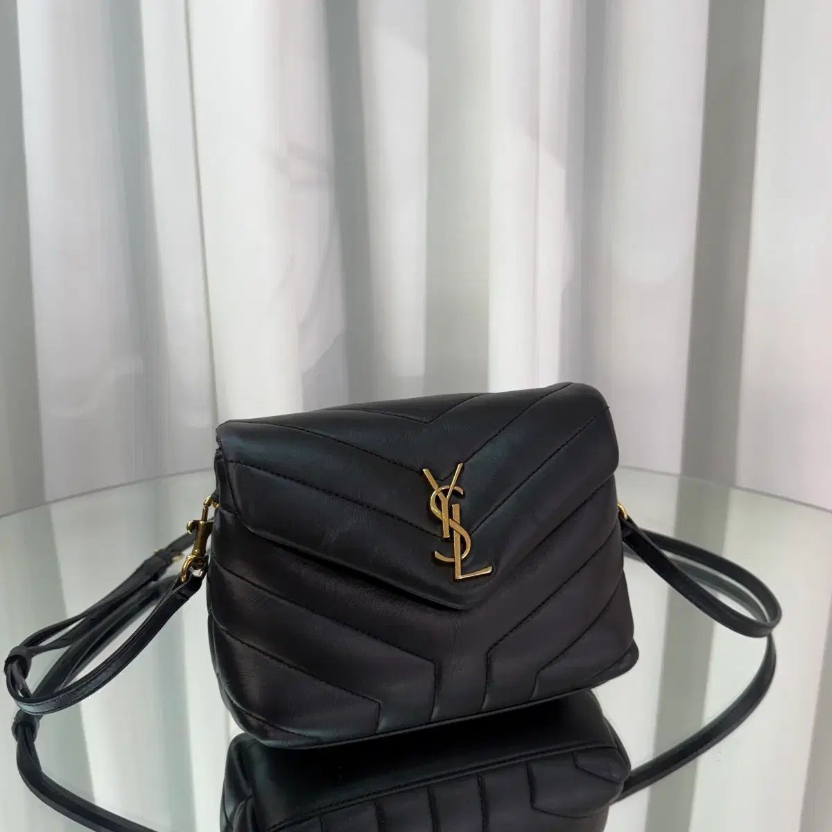 YVES SAINT LAURENT イヴ サンローラン ルル ゴールド クロスバック