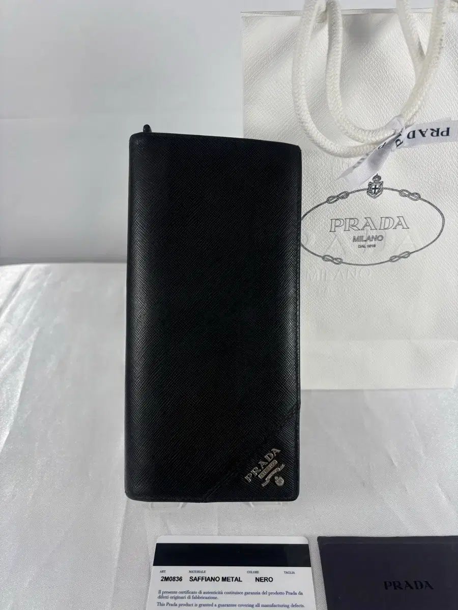 PRADA プラダ サフィアーノ メタルロゴ ブラック 長財布