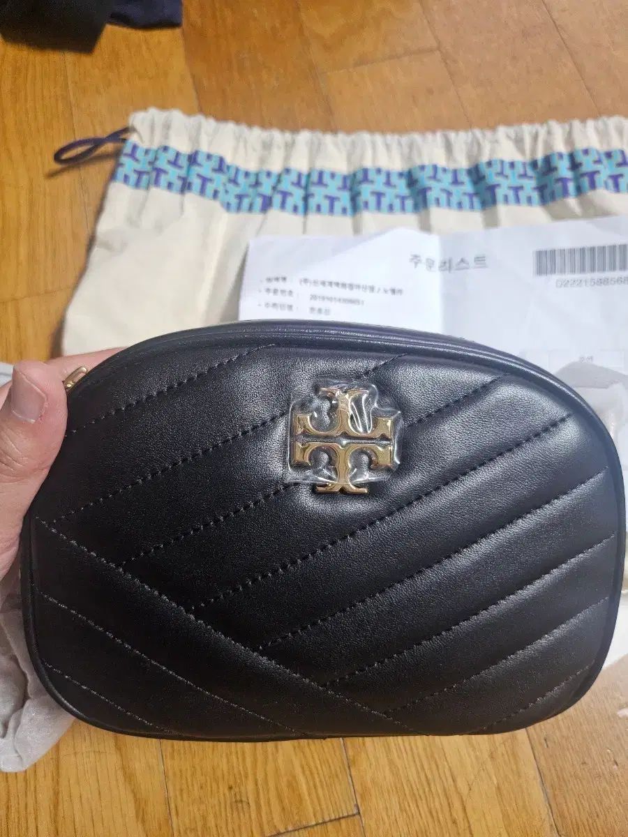 トリーバーチ ブラック キラシェブロン クロスバック