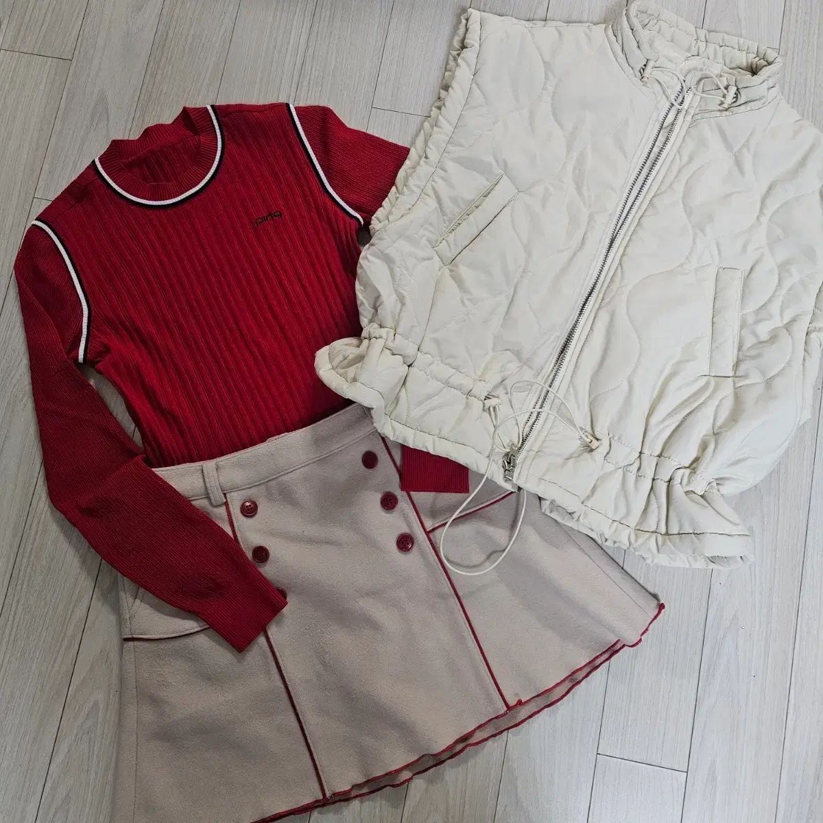 レディース ゴルフウェア S 핑 ニット ワイドアングル スカート ダウンベスト セット