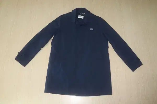 100 668 ラコステ|ブルーネイビー ハーフコート