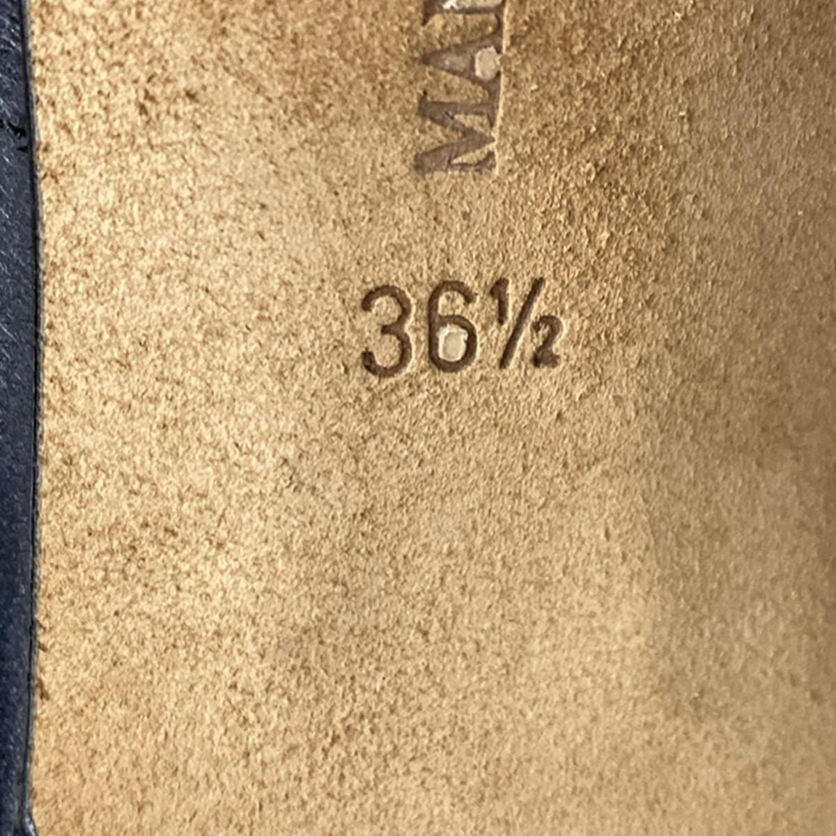 BLAHNIK マノロブラニク