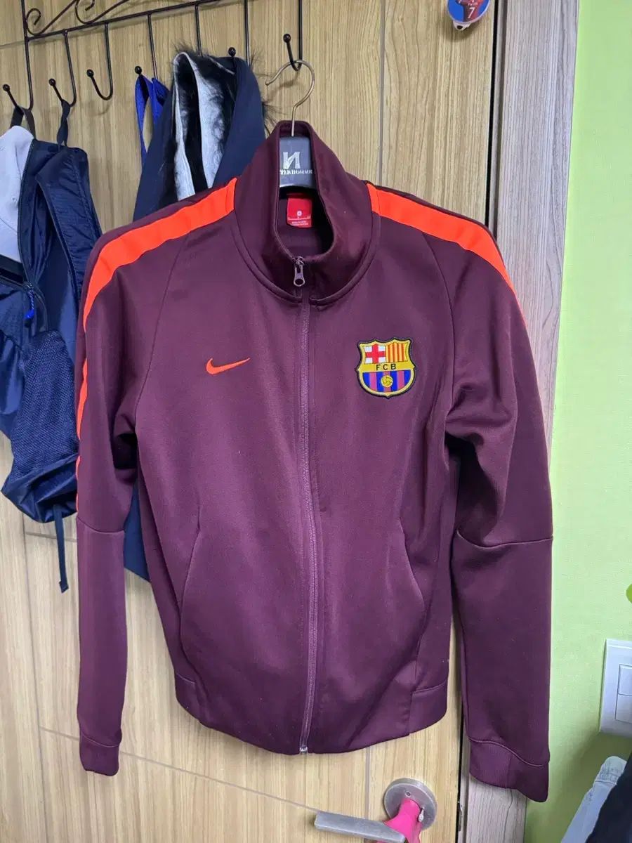 海外S 95 NIKE FC バルセロナ トラックジャージ