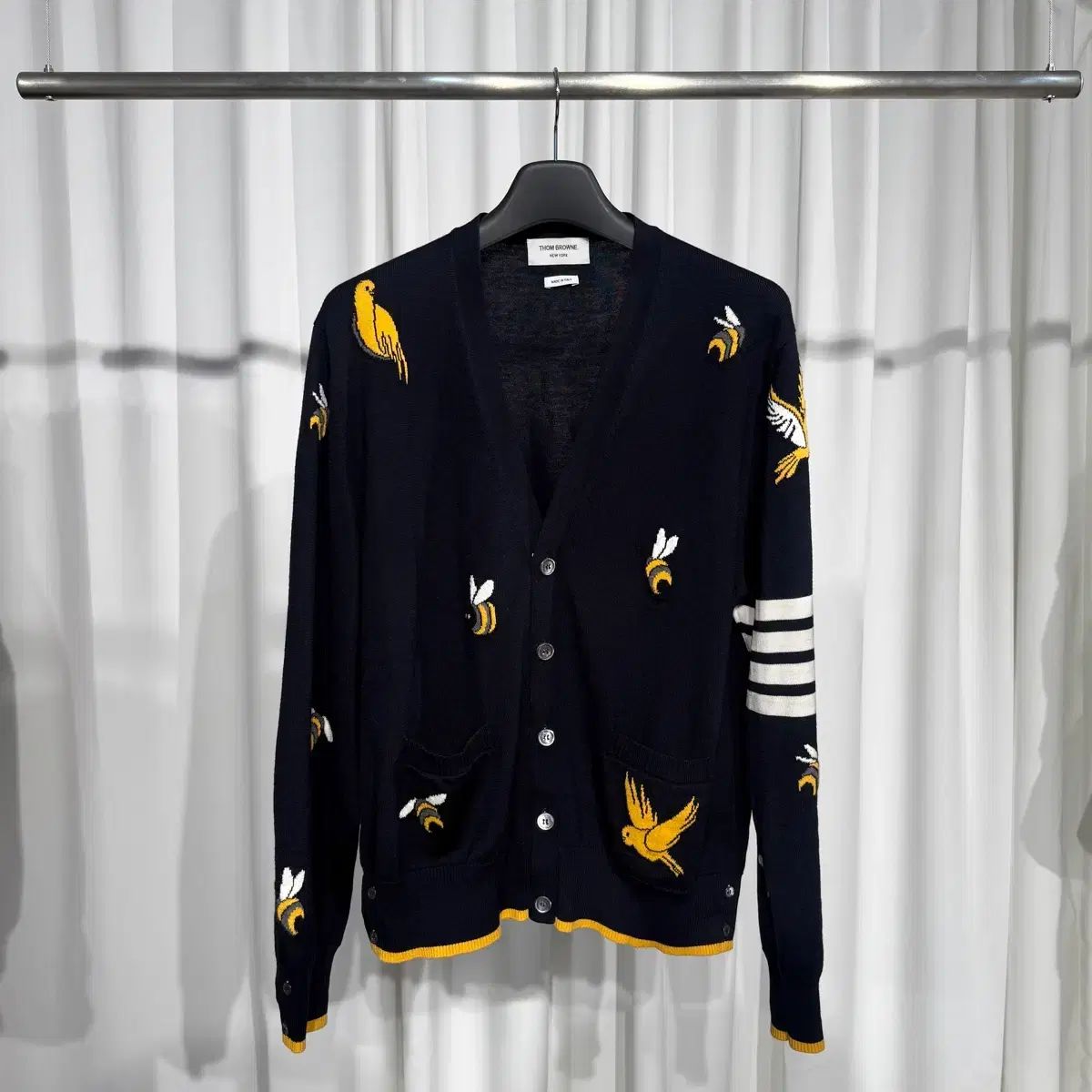トム ブラウン 25 SS 斜めボーダー 四本サイドライン BIRD - B Vネック カーディガン