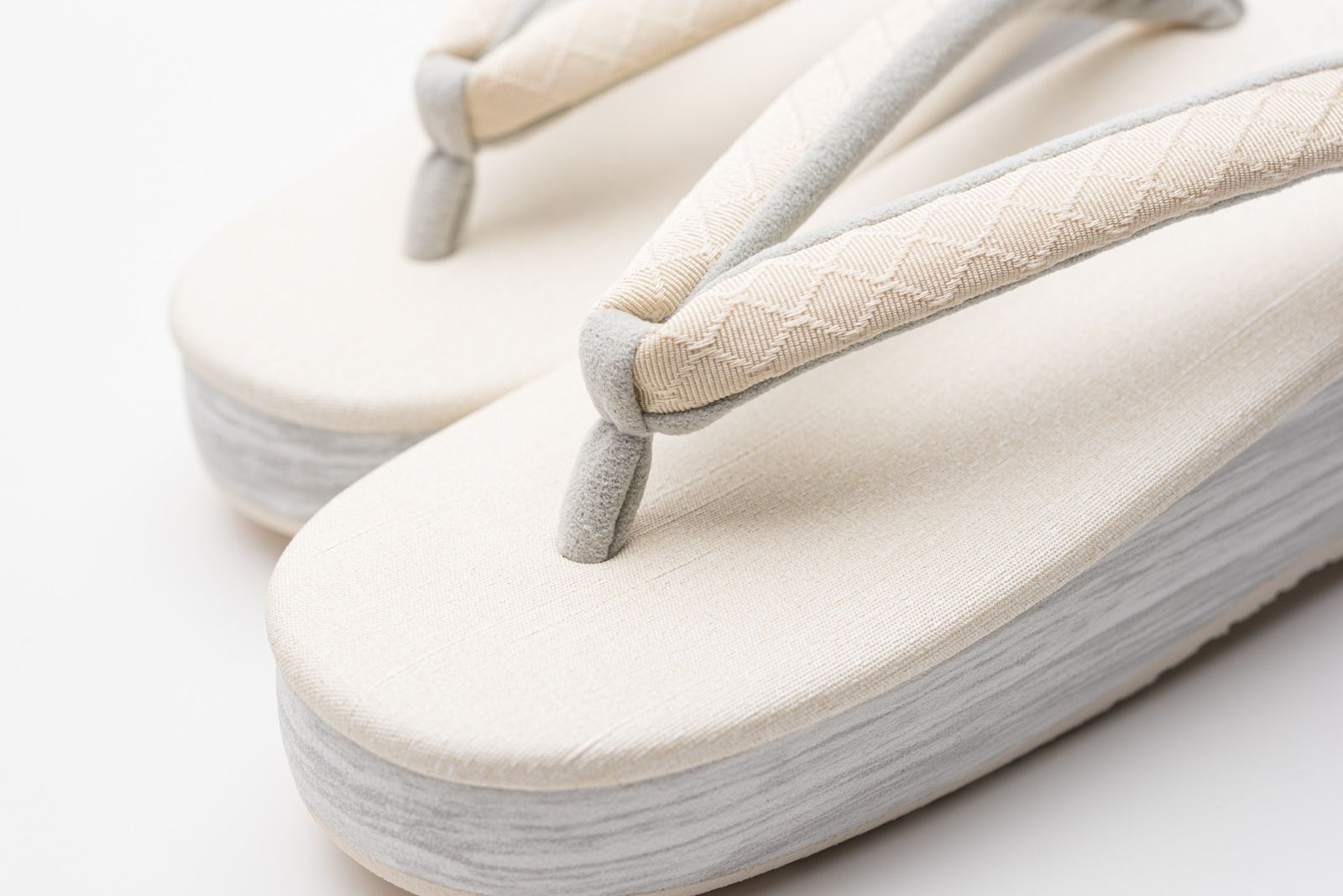 M カレンブロッソ 博多織 白色×斜め格子