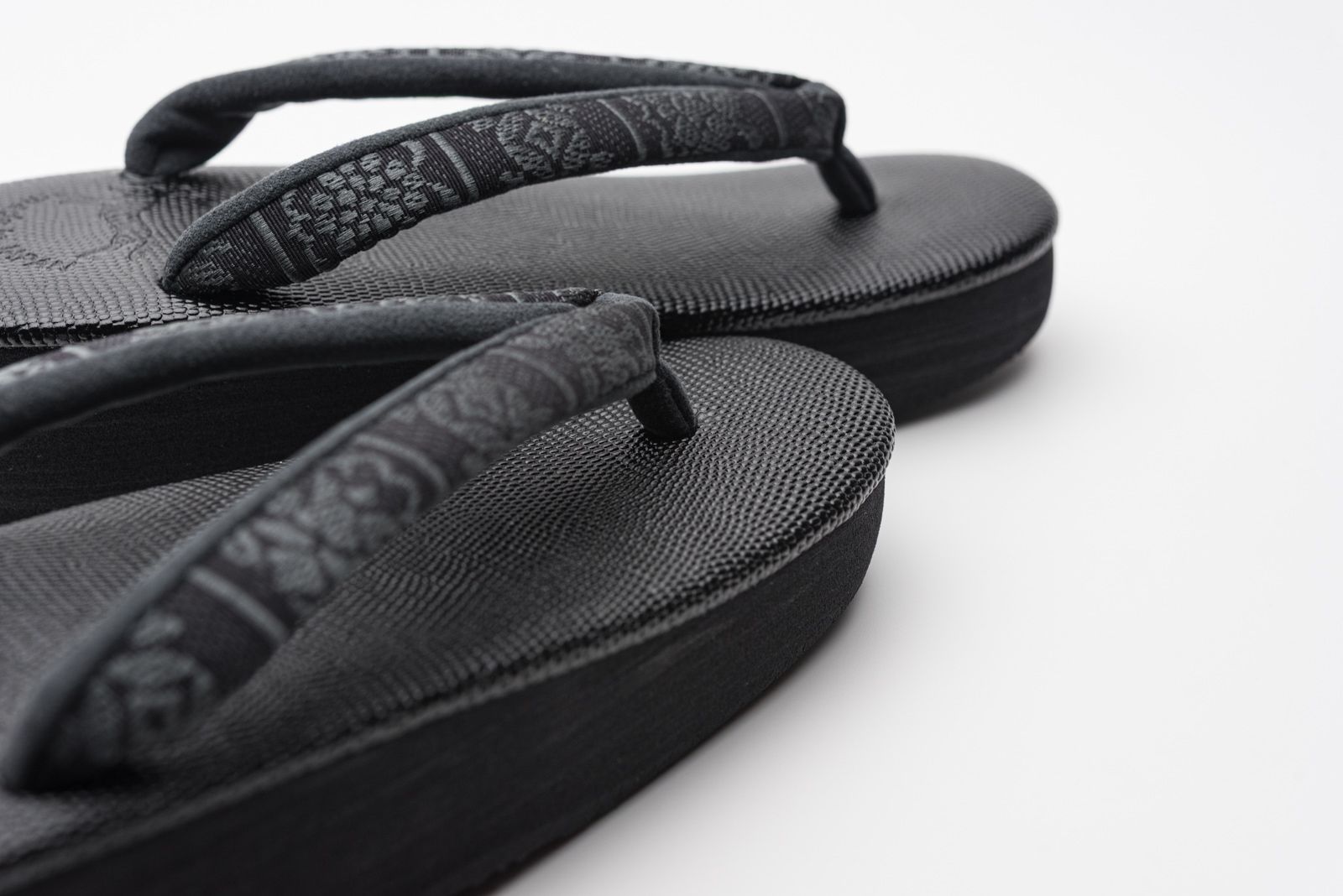  M カレンブロッソ 博多織 ギアナ黒×華紋 草履 和装履物