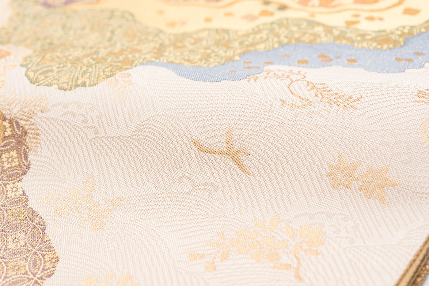 道長取りに花唐草や七宝など