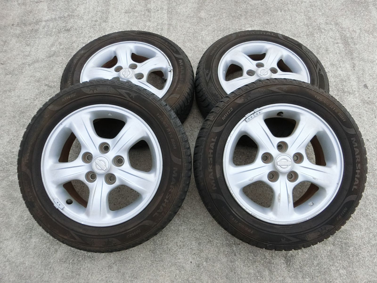 905] 日産純正 15インチ アルミホイール 15×6.0J +45 PCD114.3 ハブ径