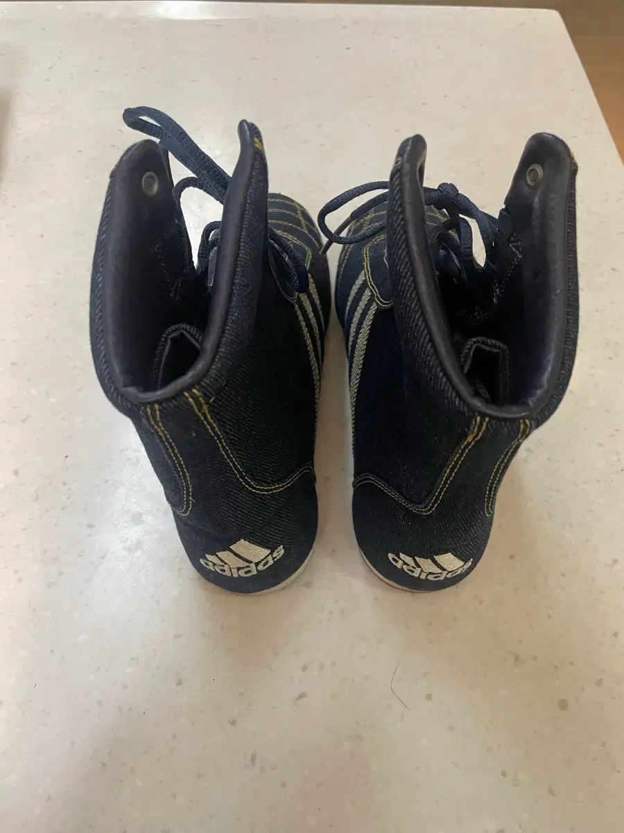 アディダス デニム