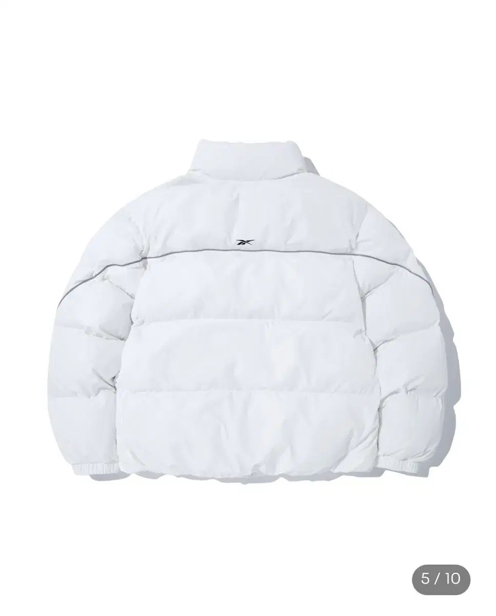 イッセイミヤケ ジス様 着用) リーボック ダウン - メルカリ