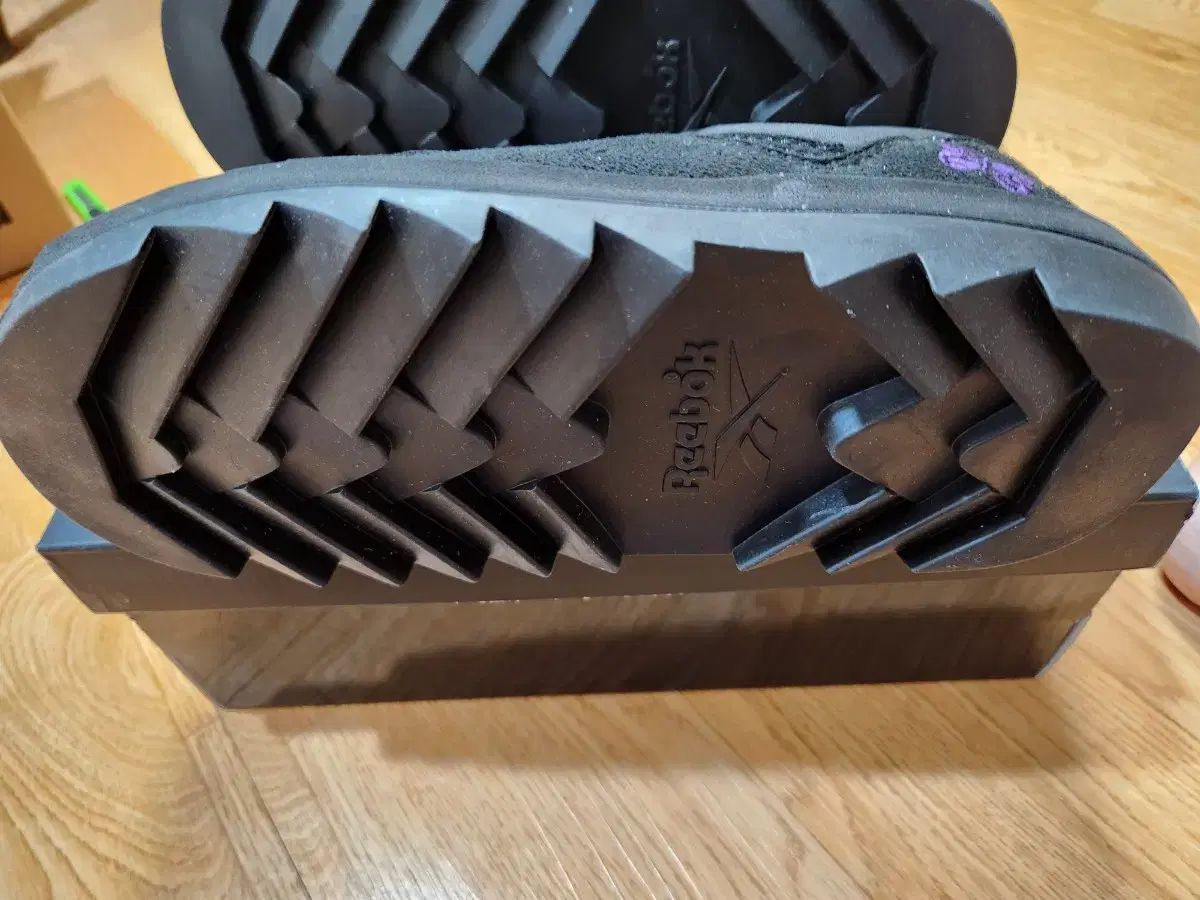 リーボック x ニードルズ ビートニック 首 240 サイズ