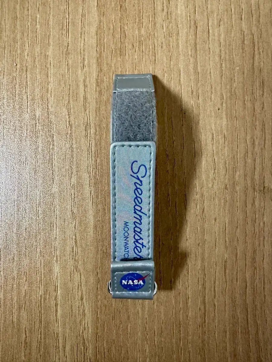 オメガ ムーンウォッ バックル ストラップ