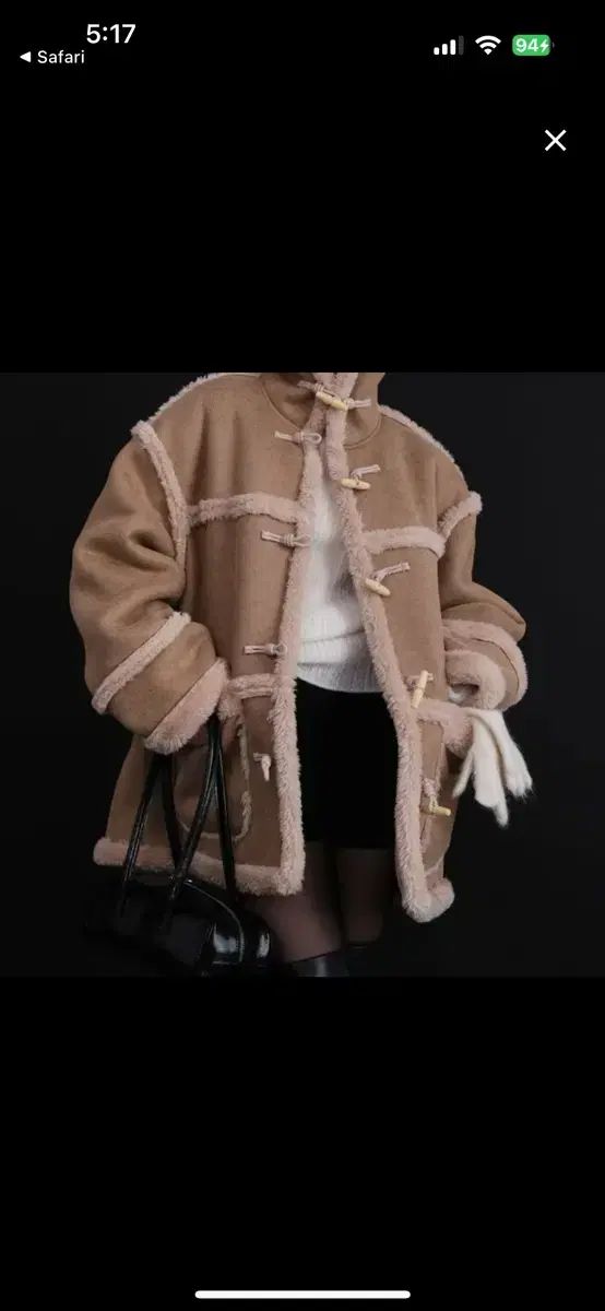 オータム トゥー ハーフ ファー ムートン トグルボタン ダッフル ベージュ