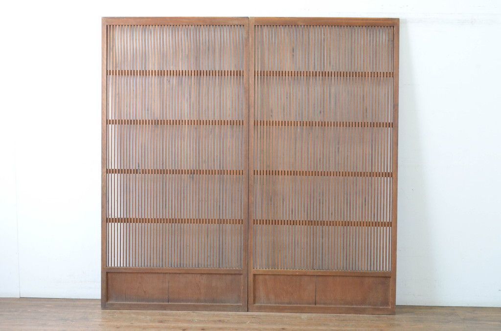 現状販売 格子戸 セット アンティーク建具 引き戸 建具 4～7営業日前後で発送 修理加工希望の方3ヶ月程で発送 R-065065