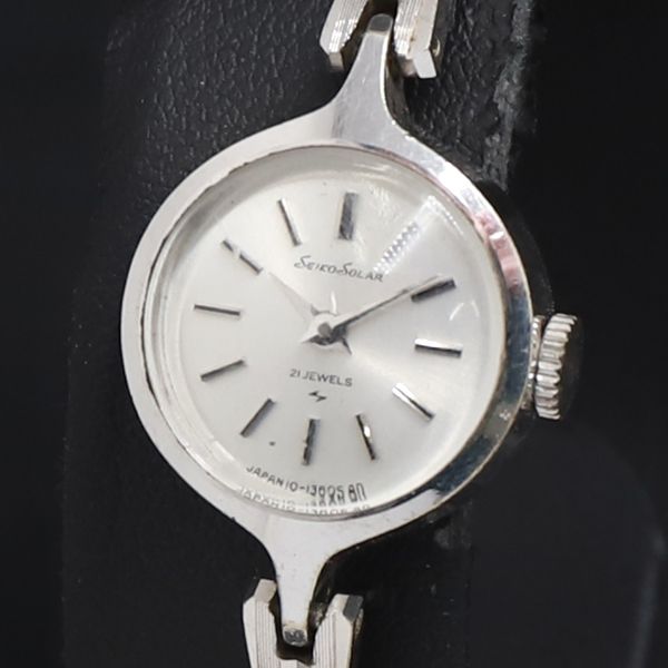 手巻き セイコー ソーラー 21石 10-0690 シルバ―文字盤 レディース