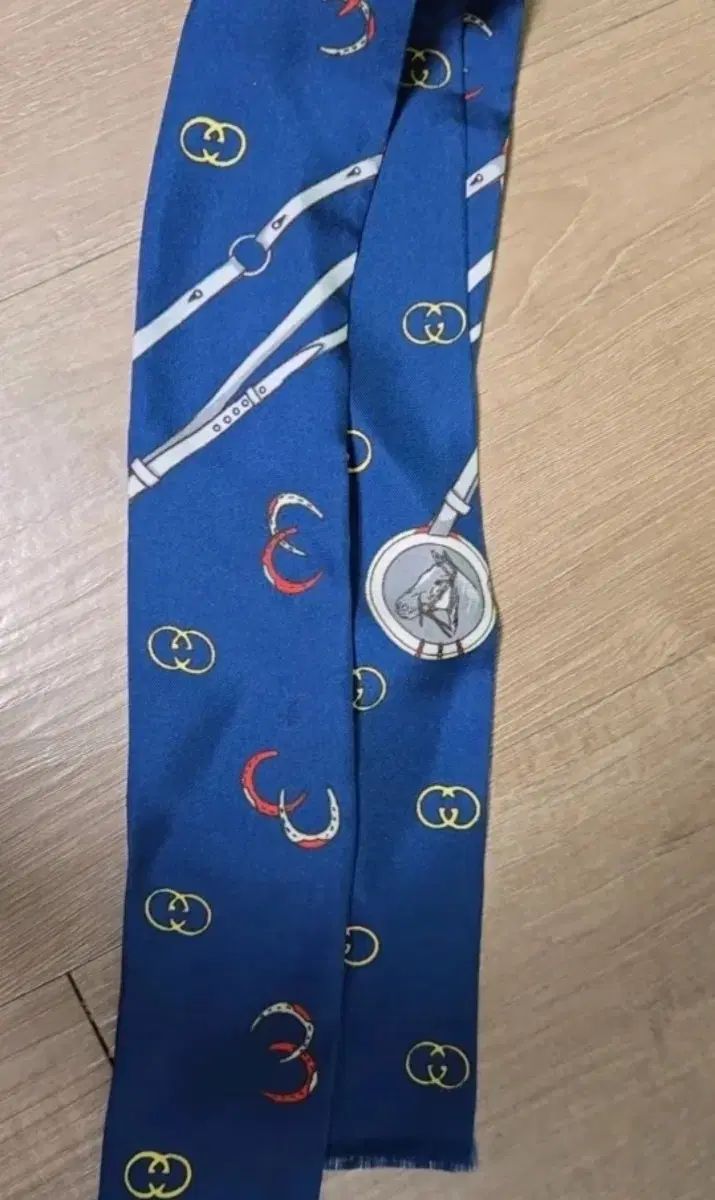 グッチ バンド スカーフ コンディション