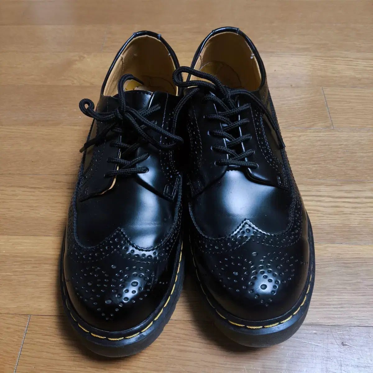 DR MARTENS