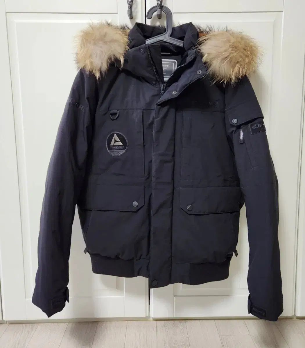 DISCOVERY ブラック グースダウン アウター