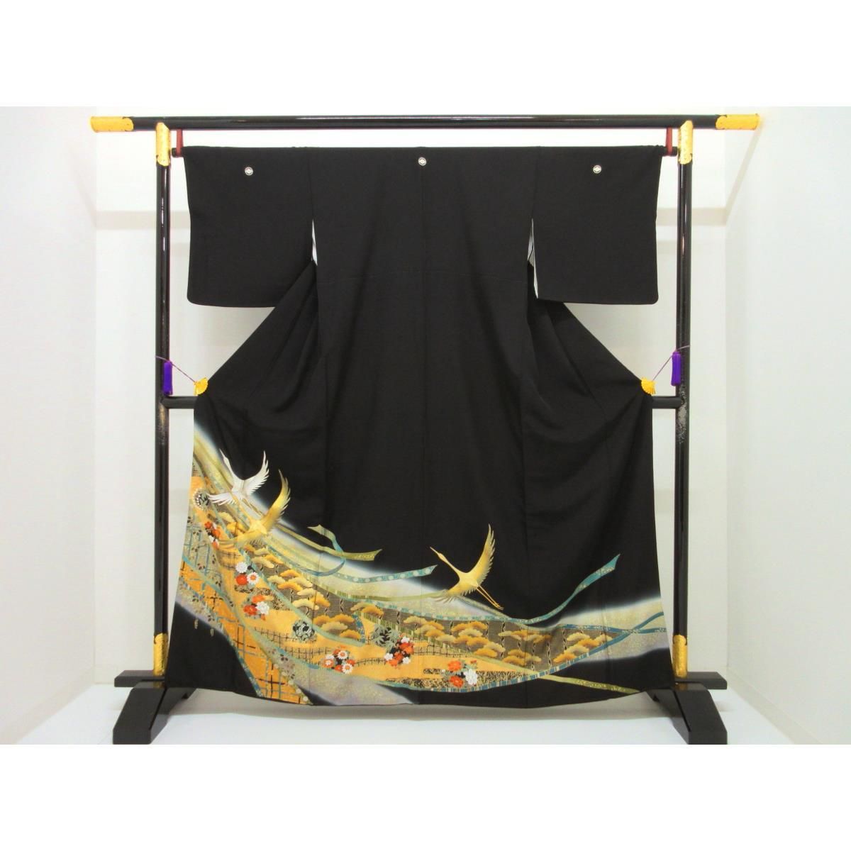 留袖 友禅金彩加工 刺繍入りボカシ染 丸に菊菱 - メルカリ