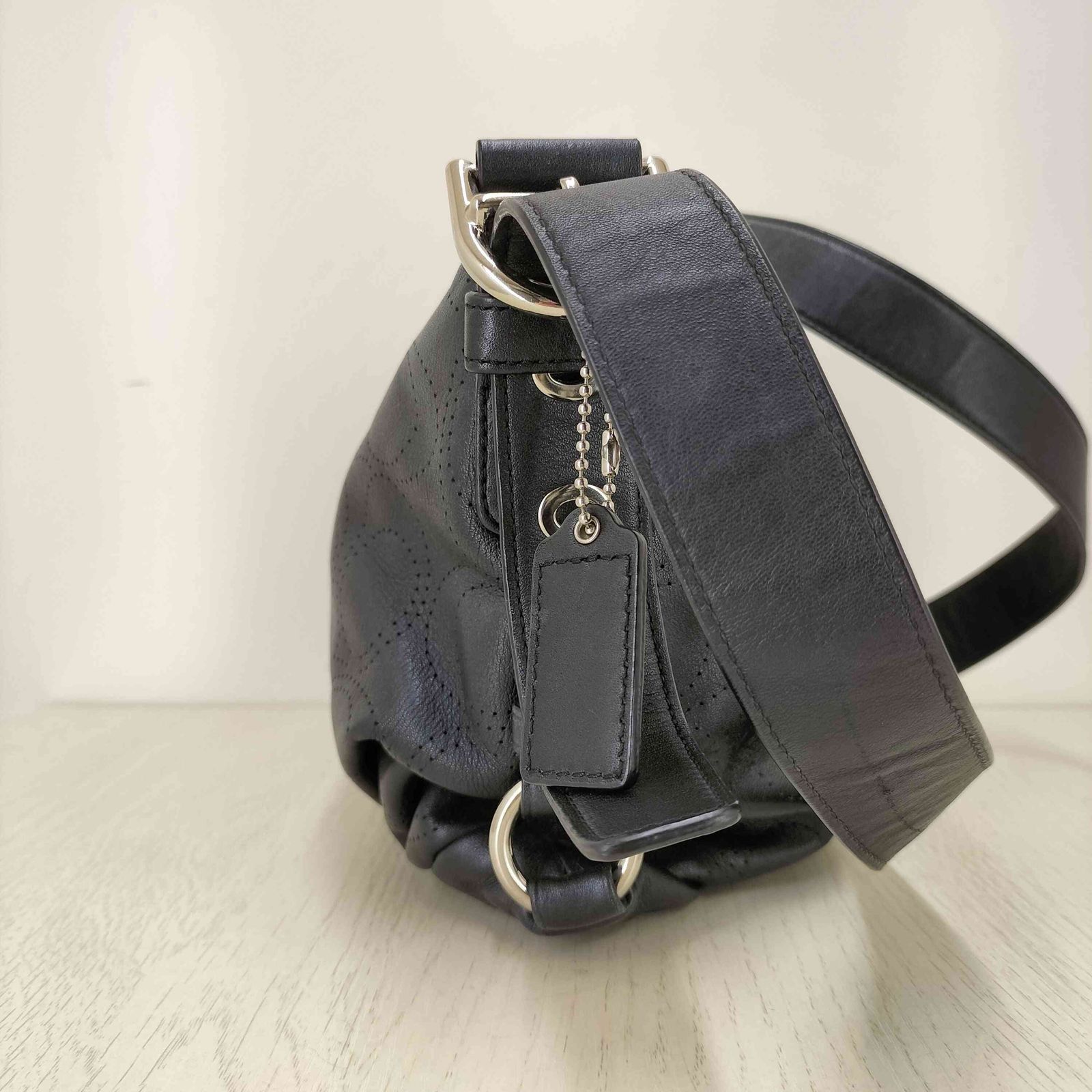 コーチ COACH シグネチャー パンチング レザーショルダーバッグ Y2K 