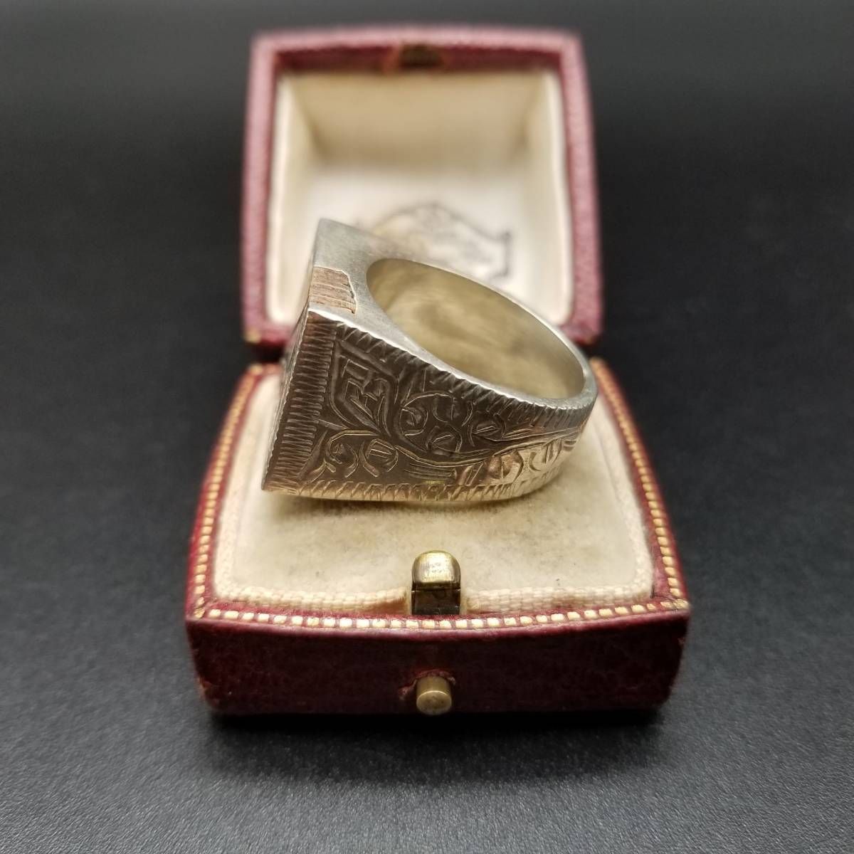 フローラル 植物 エッチング スクエア シグネット ヴィンテージ リング シルバープレート 指輪 メンズジュエリー バイカー 存在感 Y 18 U