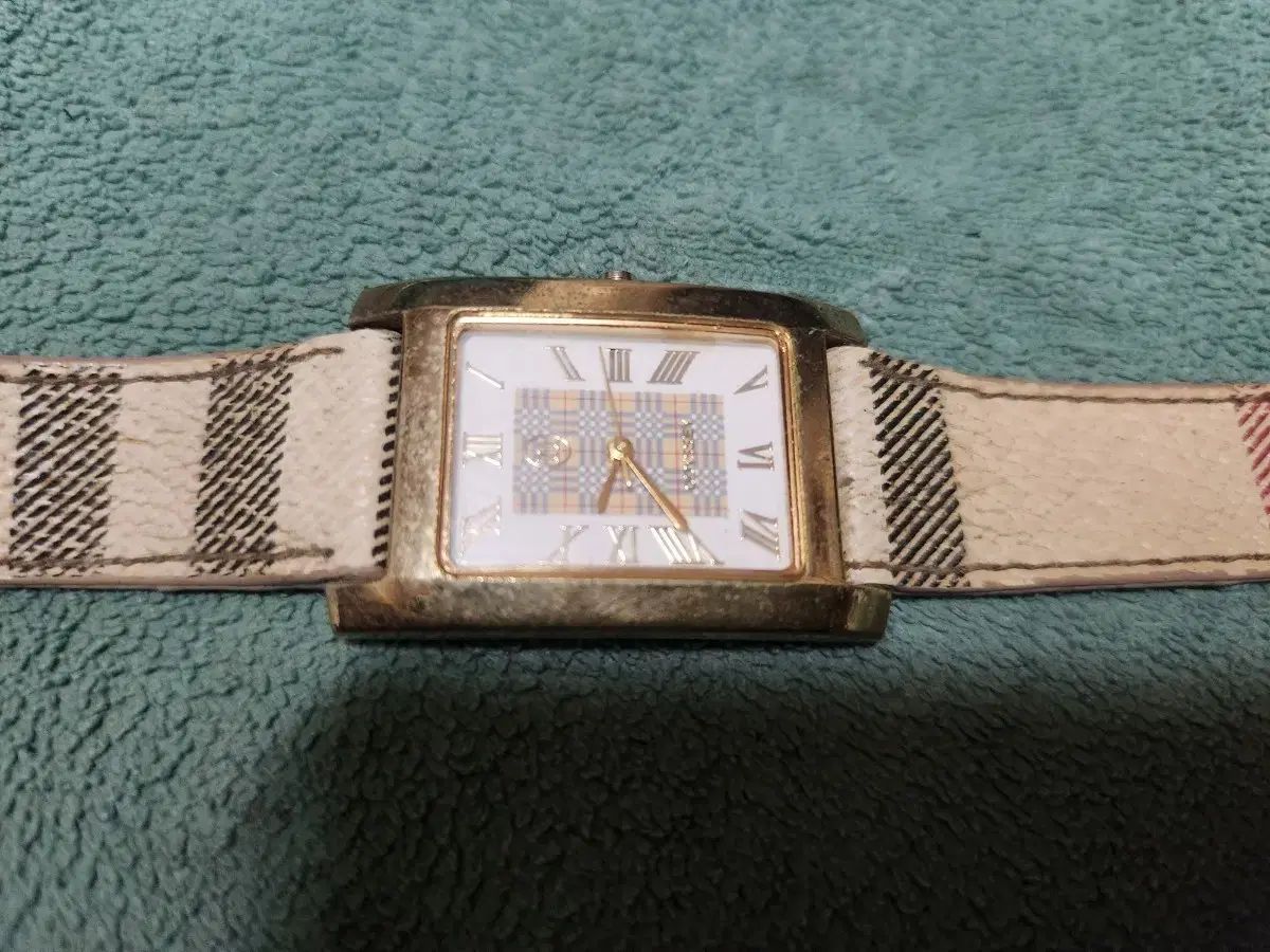 バーバリー チェック パータン レディース リストウォッチ