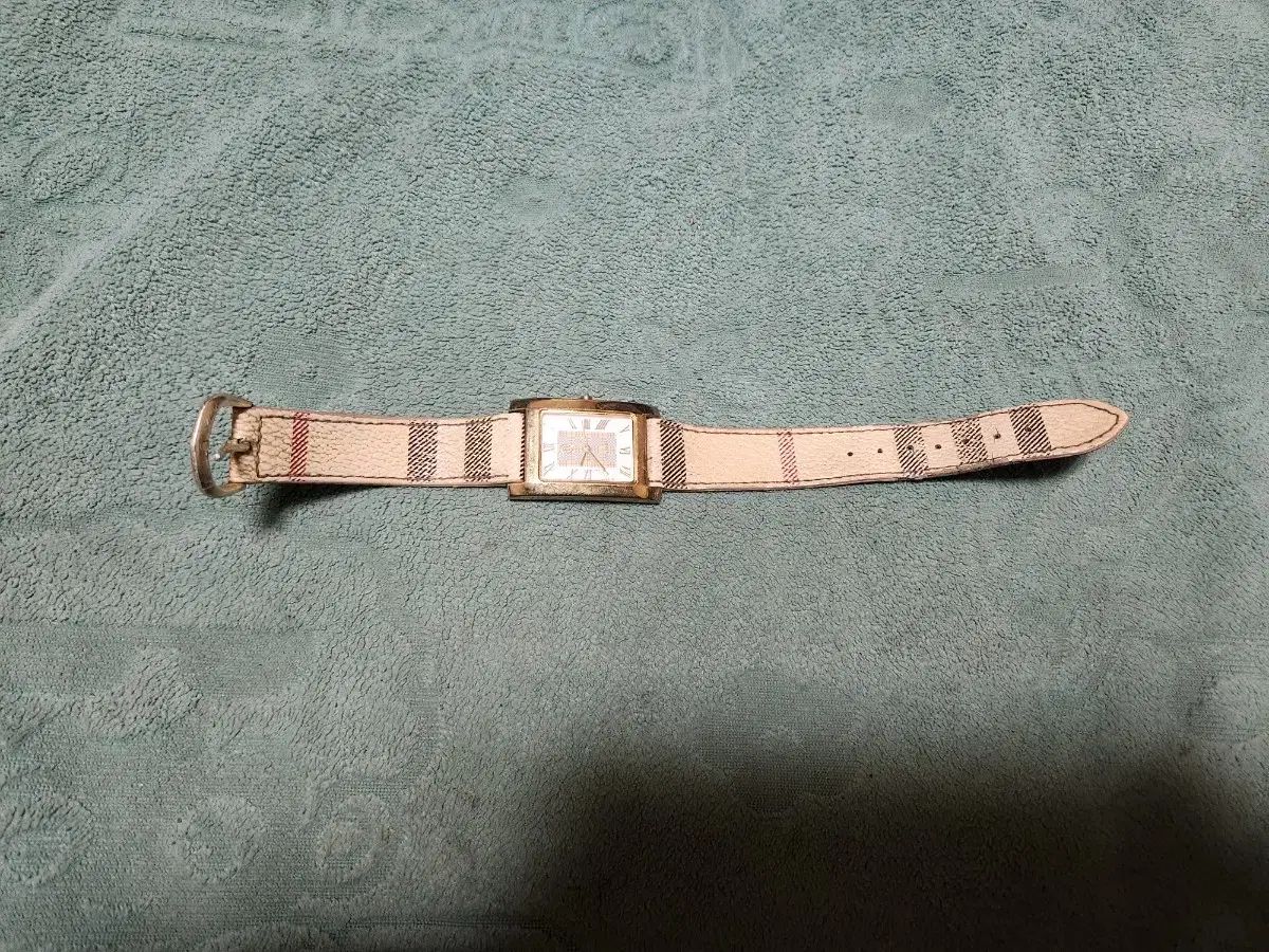 バーバリー チェック パータン レディース リストウォッチ