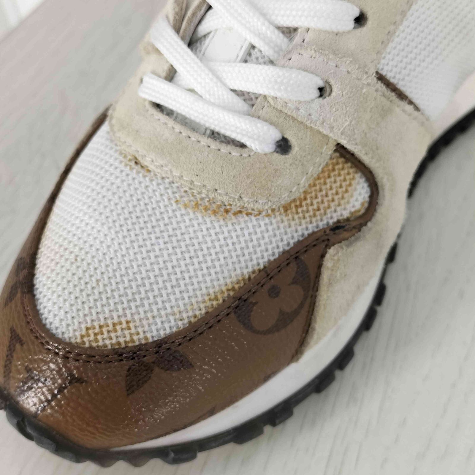 ルイヴィトン LOUIS VUITTON ランアウェイライン スニーカー