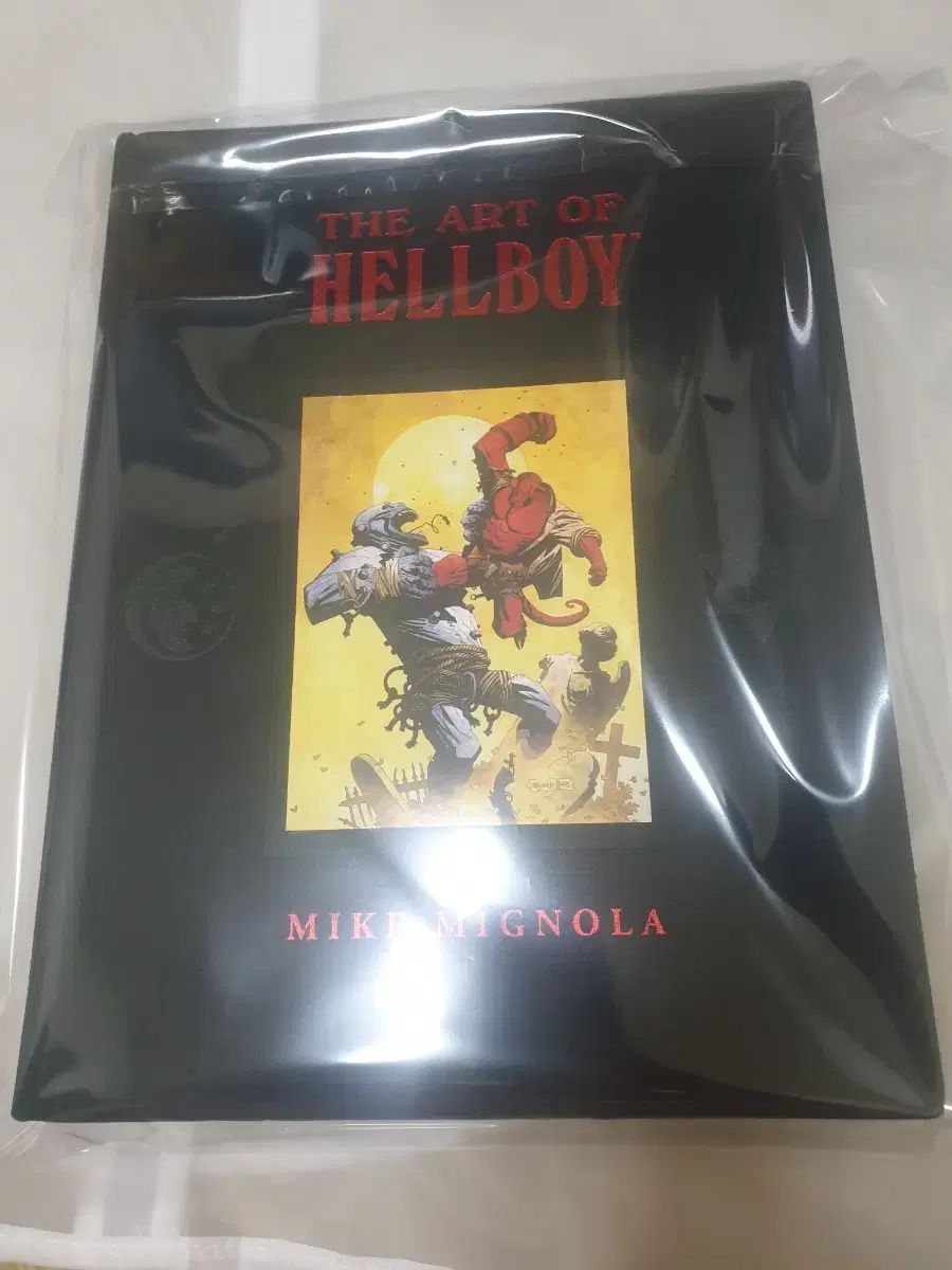  ヘルボーイのアート 下 ハードカバー写真集 アート デザイン 音楽 本