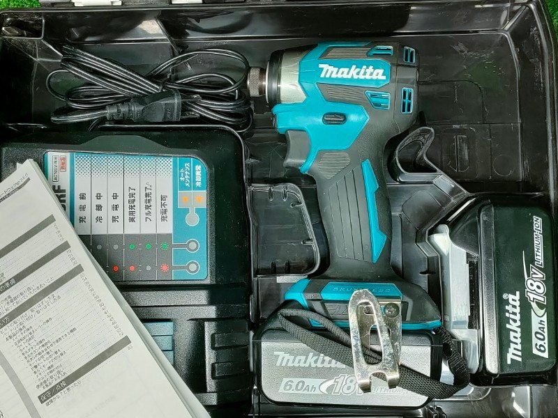 ◎マキタMakita インパクトドライバ マキタ バッテリ 充電器 ケース付 ブルー 内部オーバーホール済み 充電3回ずつ