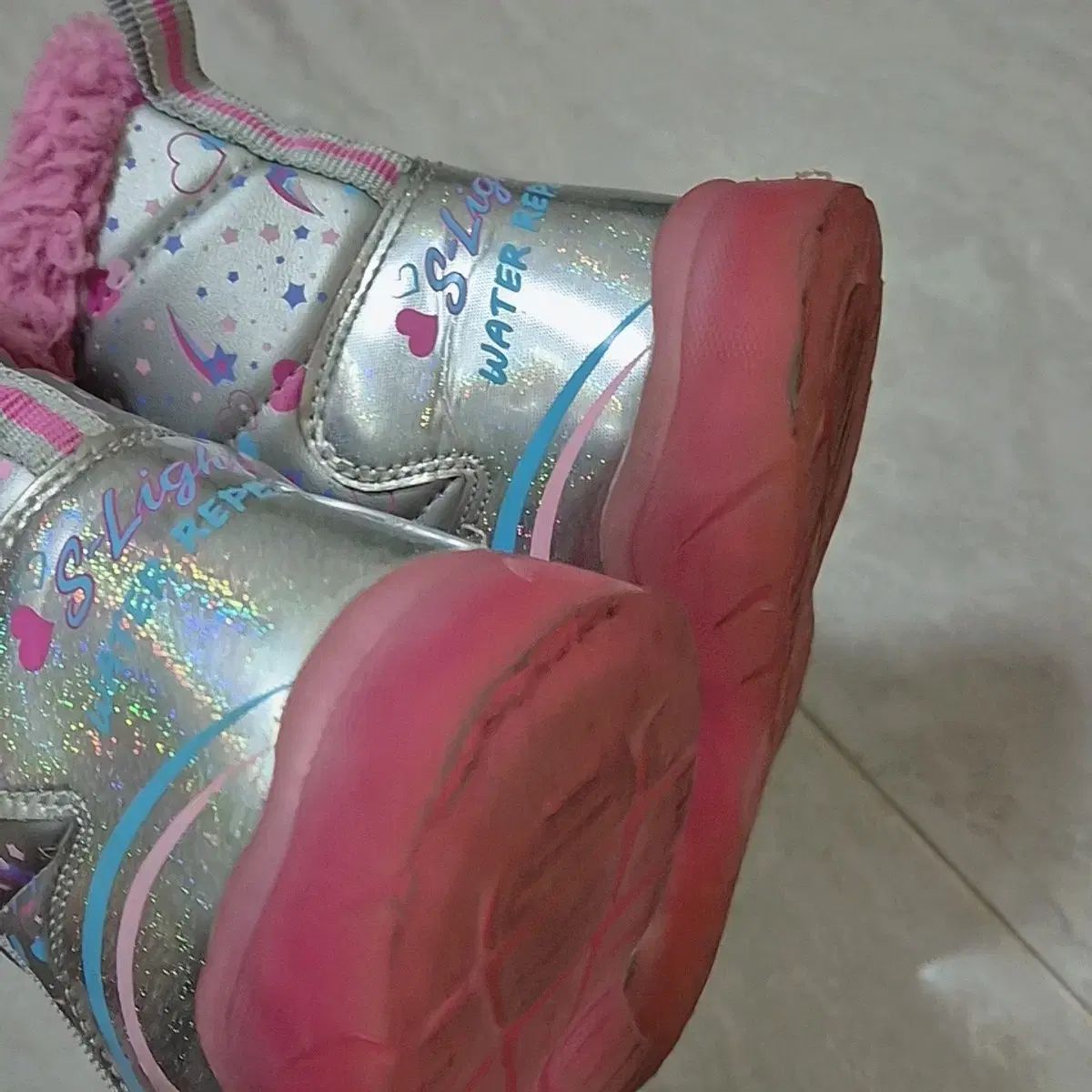 スケッチャーズ SKECHERS レディース ファー JOY ON-THE-GO ブーツ 公式通販 - キッズ（ブーツ｜レディース靴）：靴の通販 ガールズ（キッズ） madras ジョイ カジュアルシューズ ファー（ブランドスケッチャーズ）（レディース靴｜靴）の通販 ブーツ（キッズ・ベビー・マタニティ）の通販