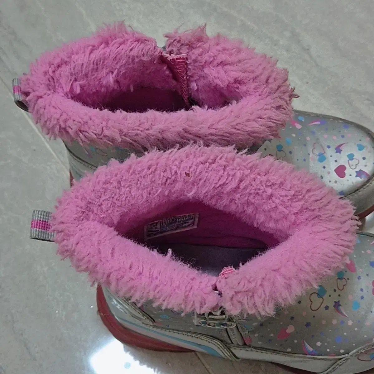 スケッチャーズ SKECHERS レディース ファー JOY ON-THE-GO ブーツ 公式通販 - キッズ（ブーツ｜レディース靴）：靴の通販 ガールズ（キッズ） madras ジョイ カジュアルシューズ ファー（ブランドスケッチャーズ）（レディース靴｜靴）の通販 ブーツ（キッズ・ベビー・マタニティ）の通販